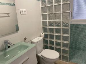 Koupelna v ubytování VILLA MARIBEL + 21 fotografií