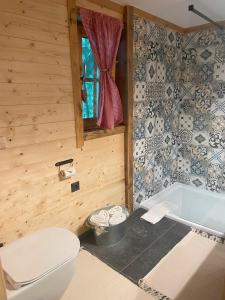 Ένα μπάνιο στο Cosy Mary Chalet