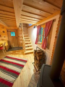 Χώρος καθιστικού στο Cosy Mary Chalet +15 φωτογραφίες
