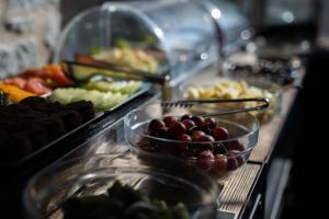 Makanan di atau berdekatan hotel