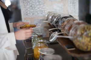 Makanan di atau berdekatan hotel