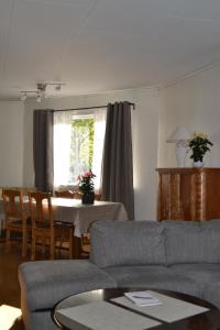 Posezení v ubytování Skarmyra Apartment