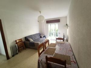 Zdjęcie z galerii obiektu Apartamento cerca de La Caleta w Kadyksie