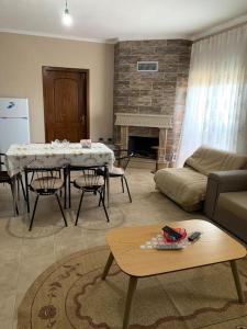 Helia’s Apartment - Image 8