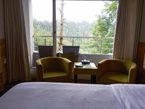 Gallery image of Fogland Hotel Nathia Gali in Nathia Gali