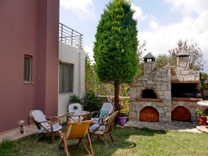 A garden outside Villa Αρμονία στη φύση