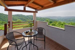 Balcony o terrace sa Holiday Home Brajdice