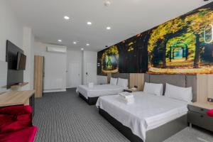 Uma TV ou centro de entretenimento em ACAR SMART OTEL