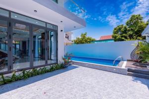 Bazén v ubytování Blue Sea Villa Vũng Tàu 2 nebo v jeho okolí