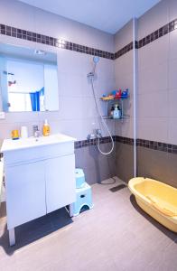 Ένα μπάνιο στο Fun Kids B&B +36 φωτογραφίες