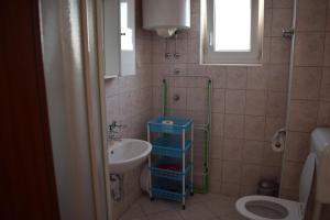 Ένα μπάνιο στο Apartments Lavanda +103 φωτογραφίες