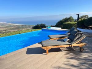 Bazén v ubytovaní Villa Tarifa Lodge alebo v jeho blízkosti