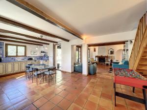 Dining area sa villa