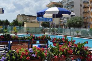 Bazén v ubytování Hotel Real nebo v jeho okolí