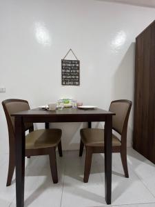 Imagen de la galería de Reinhardshausen Suites and Residences- Lovely Air-Conditioned Units, en Tuguegarao 18 fotos más