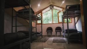 Posezení v ubytování Odin Hostel Kasol