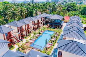an aerial view of a villa with a swimming pool at Palm Bay Resort Phu Quoc in Phú Quốc