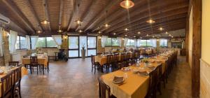 Masseria Agriturismo Fontanella餐厅或其他用餐的地方