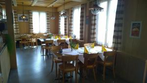 En restaurant eller et spisested på Gasthof Rössli