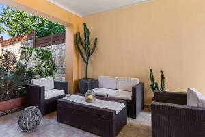 Posezení v ubytování Private apartment in Kalamaki, Chania