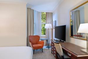 TV a/nebo společenská místnost v ubytování Delta Hotels by Marriott Preston