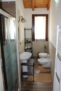 Koupelna v ubytování B&B La Tartaruga + 37 fotografií