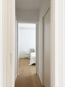 Ein Bett oder Betten in einem Zimmer der Unterkunft The window on the theatre and the cathedral - Luxury apartment