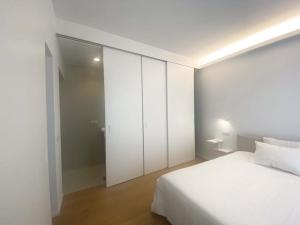 Ein Bett oder Betten in einem Zimmer der Unterkunft The window on the theatre and the cathedral - Luxury apartment