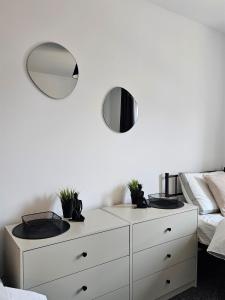Postel nebo postele na pokoji v ubytování Spacious Two Bedroom Apartment with 2 En-suite Bathrooms