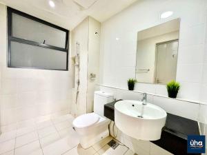 Ένα μπάνιο στο 1 Tebrau Residences By JK Home