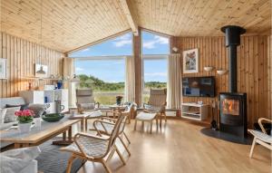 TV a/nebo společenská místnost v ubytování Holiday Home Harald Jensens Vej