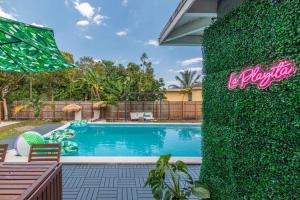 Swimmingpoolen hos eller tæt på La Playita: Luxury 4-BR Villa Pool Miami 16 Guests