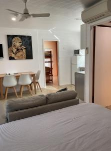 Kuchyň nebo kuchyňský kout v ubytování Marlo Hideaway