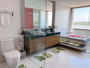 Ένα μπάνιο στο Siam Triangle Hotel Chiang Sean