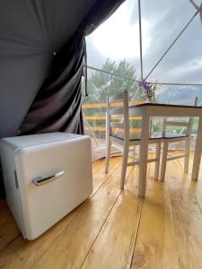 Balkón nebo terasa v ubytování Elia Glamping