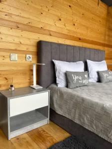 Postel nebo postele na pokoji v ubytování Elia Glamping