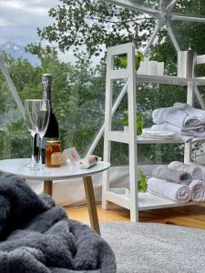 Nespecifikovaný výhled na hory nebo výhled na hory při pohledu z luxury tent