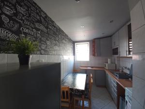 Kuchyňa alebo kuchynka v ubytovaní Apartament na Podwalu