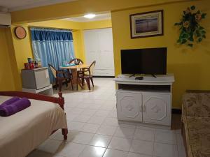 Gallery image of Arizona Beach Resort, Subic Bay, Philippines 2200 in Olongapo