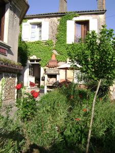 Gallery image of La Maison Haute in La Fosse-de-Tigné +57 photos