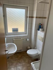 Koupelna v ubytování Ferienwohnung Müritzblick in Röbel + 15 fotografií