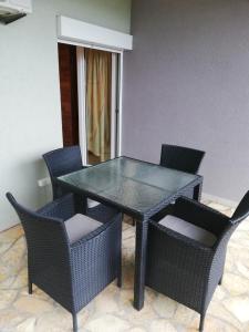 Χώρος καθιστικού στο Grlica