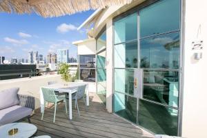 High End 3BD TLV Rooftop Duplex