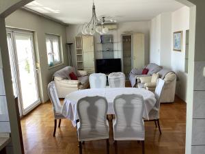 Posedenie v ubytovaní Apartman Brankica
