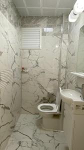 Gallery image of Lovely new 3-bedroom apt 250m sea in Antalya