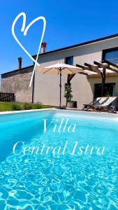 Basen w obiekcie Boutique house Istria with pool and fireplace lub w pobliżu