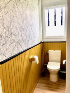 Ένα μπάνιο στο Chambre du bout d'Auvers
