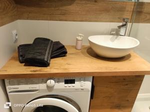 Φωτογραφία από το άλμπουμ του Apartament przy kortach 2 σε Bytom