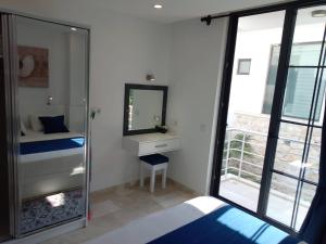 Ένα ή περισσότερα κρεβάτια σε δωμάτιο στο Stone House Aparts 1 plus 1 mit zwei Balkone und Poolblick Kalkan No 4 +17 φωτογραφίες