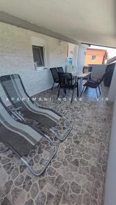 Zdjęcie z galerii obiektu Apartmani Novak - Vir w mieście Vir